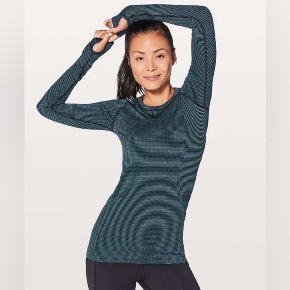 Lululemon Swiftly Tech Long Sleeve in Dark Maritime, Size 8